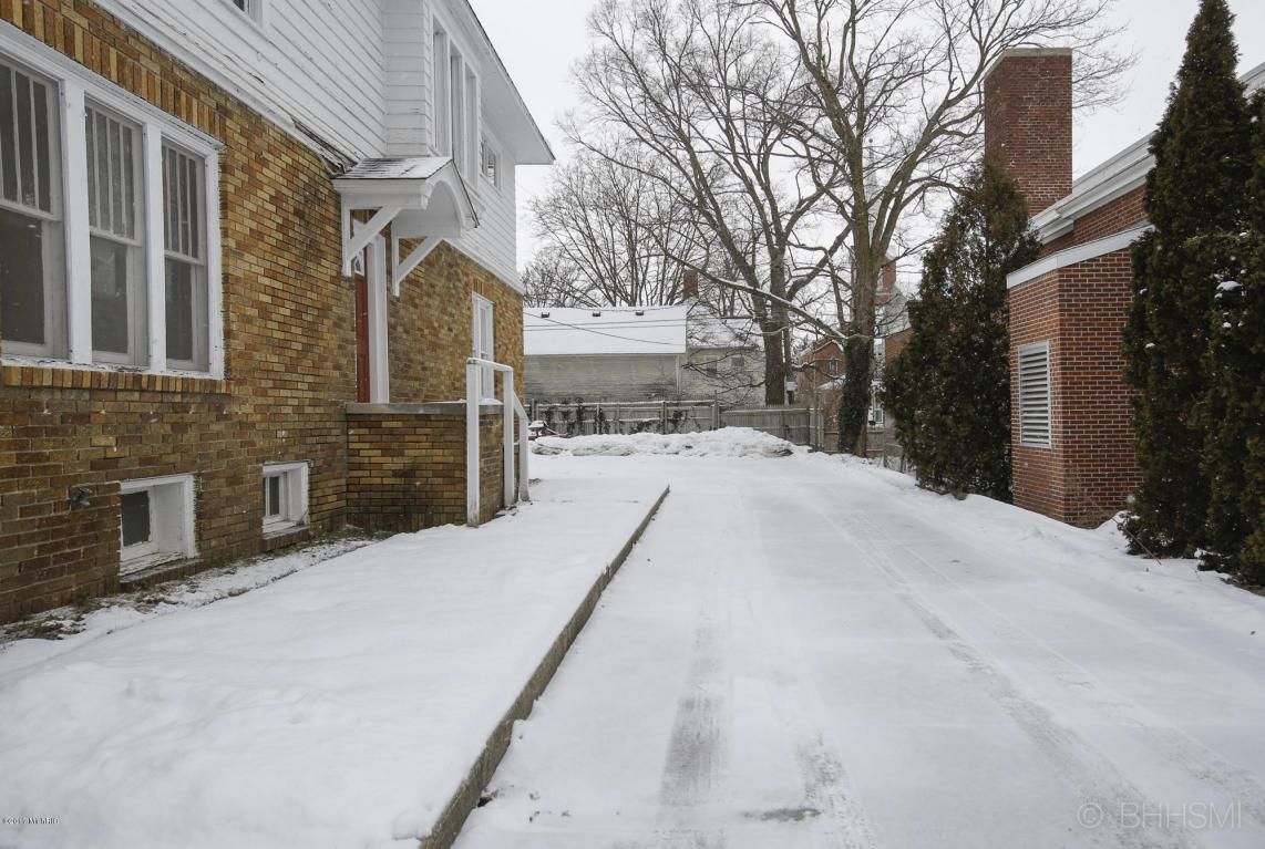 200-316 Trowbridge Street, Allegan, MI 49010